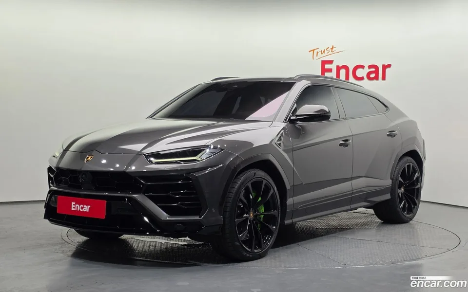 Lamborghini Urus 4.0 V8 2022 — photo 1, buy with delivery to Moscow