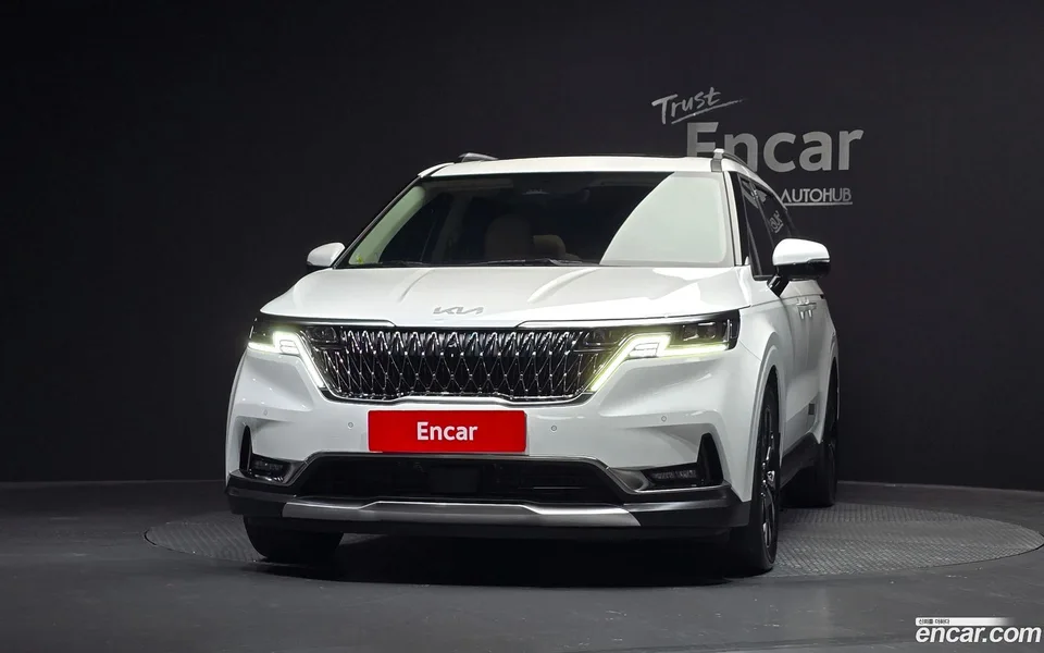 Kia Carnival 9 2023 — thumbnail 3