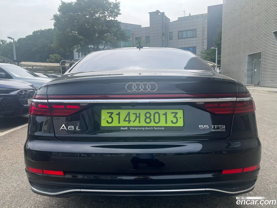 Audi A8 55 TFSI LWB 2023 — thumbnail 4