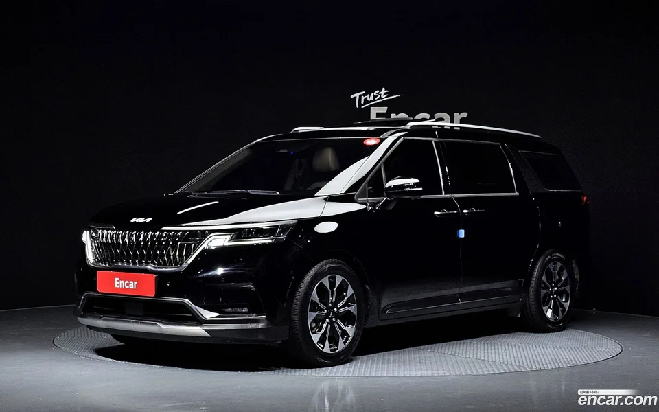 Kia Carnival 9 2023 — photo 1, buy with delivery to Moscow
