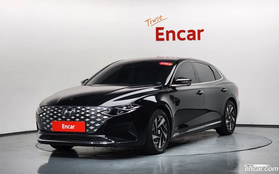 Hyundai Grandeur IG Hybrid 2022 — photo 1, buy with delivery to Moscow