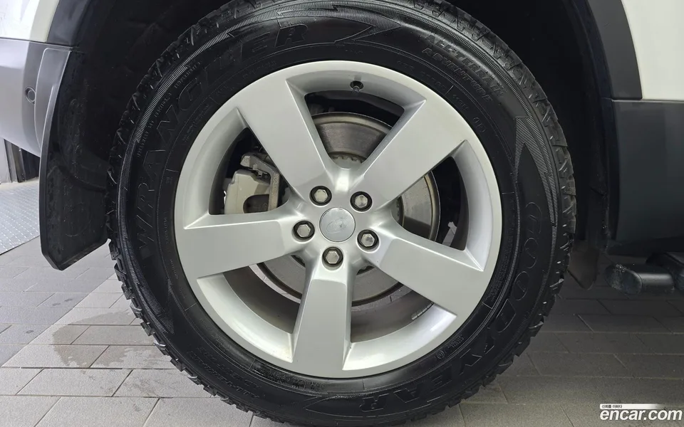 Land Rover Defender 110 D300 HSE 2023 — thumbnail 2