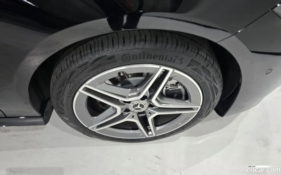 Mercedes-Benz CLA-Class CLA250 4MATIC 2025 — thumbnail 2