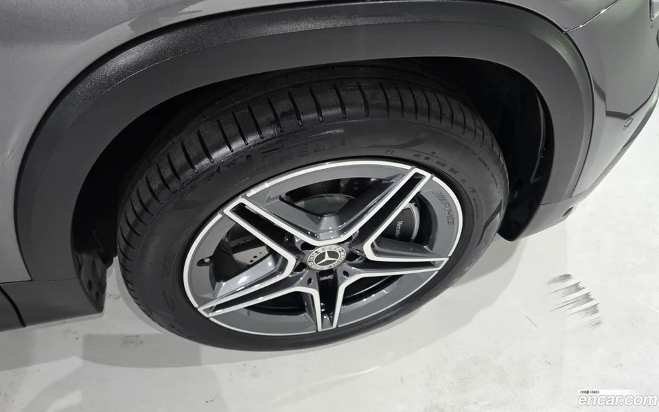 Mercedes-Benz GLB-Class GLB250 4MATIC 2025 — миниатюра 2