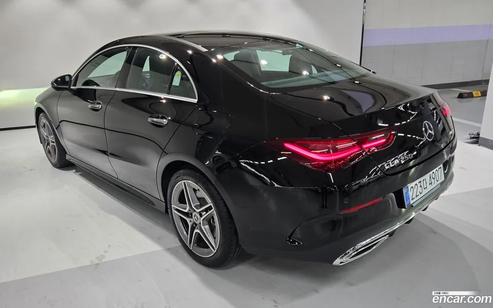 Mercedes-Benz CLA-Class CLA250 4MATIC 2025 — thumbnail 3