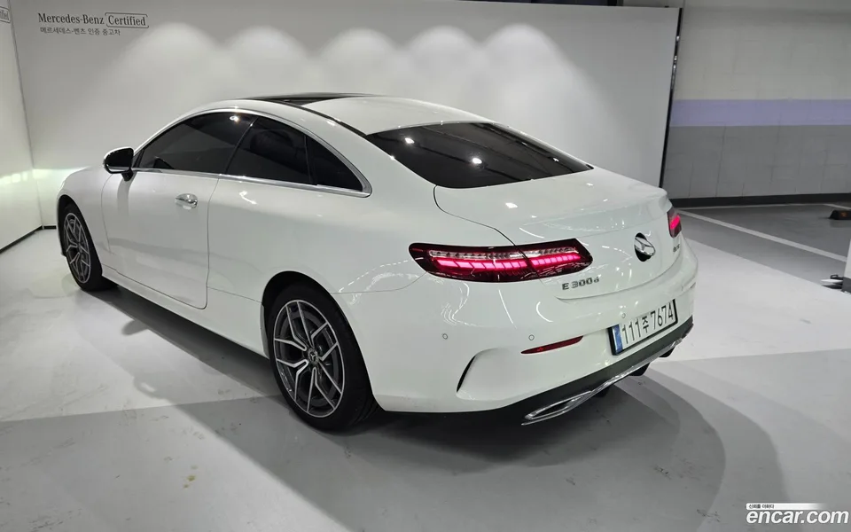Mercedes-Benz E-Class E300d 4MATIC 2022 — thumbnail 3