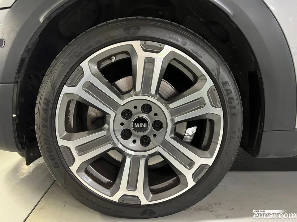 MINI Cooper S Countryman ALL4 2023 — thumbnail 2