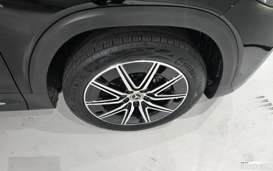 Mercedes-Benz EQB EQB300 4MATIC AMG 2025 — thumbnail 2