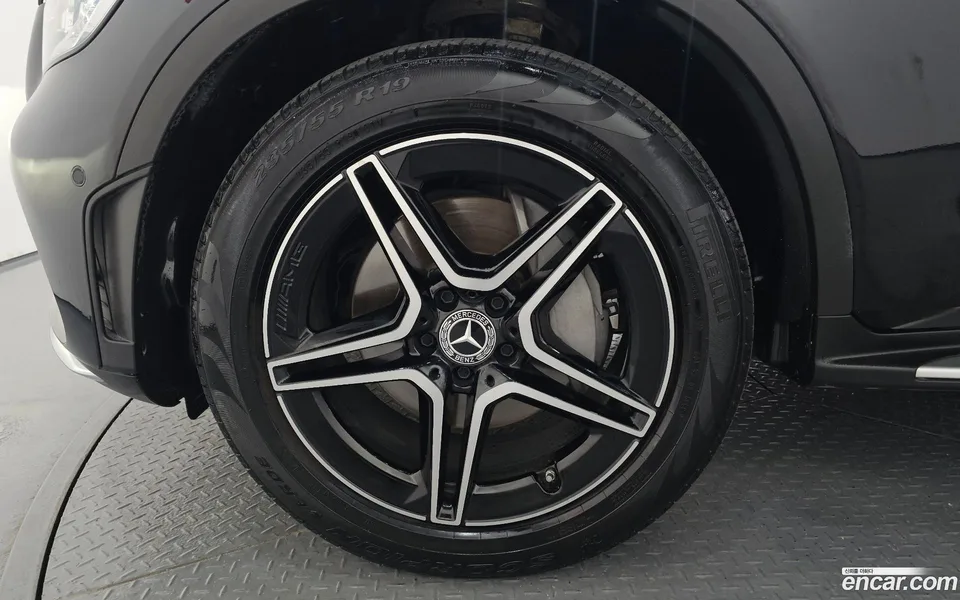 Mercedes-Benz GLC-Class GLC300 4MATIC 2022 — thumbnail 2