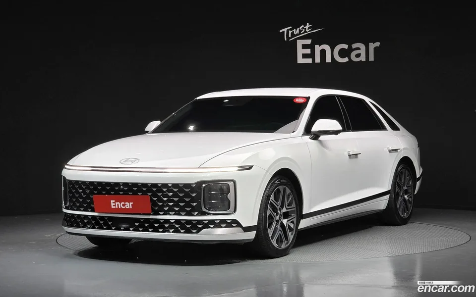 Hyundai Grandeur 2.5 2WD 2023 — photo 1, buy with delivery to Moscow