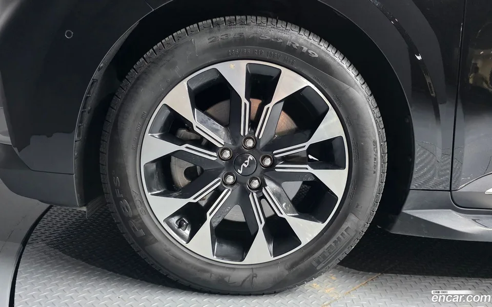 Kia Carnival 7 2022 — thumbnail 2