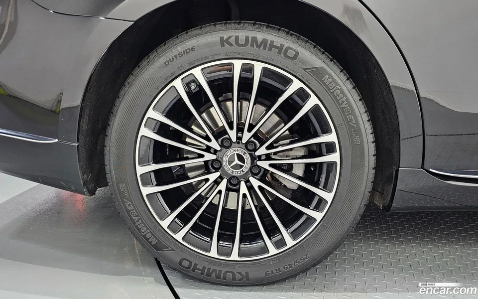 Mercedes-Benz S-Class S350 d 2023 — thumbnail 5