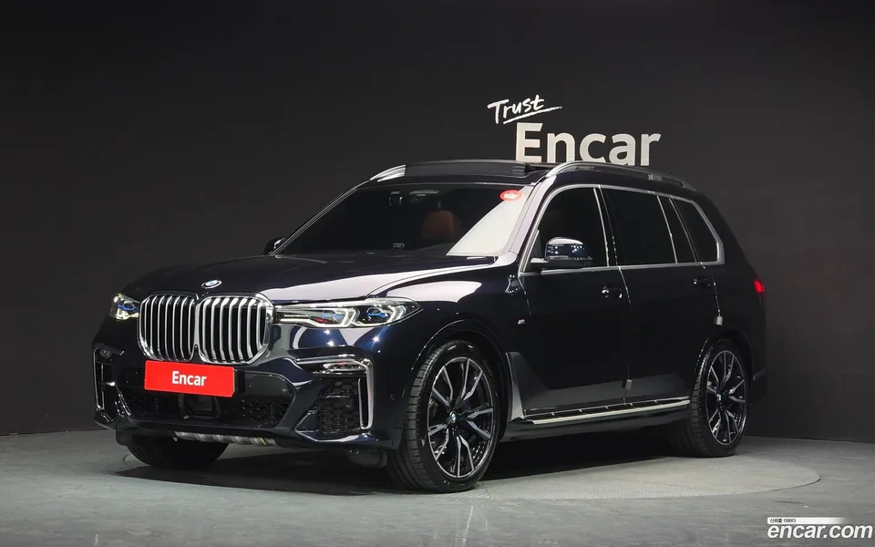 BMW X7 xDrive 40i M 6 2022 — photo 1, buy with delivery to Moscow