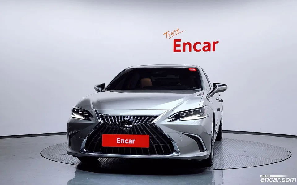 Lexus ES 300h 2024 — миниатюра 3