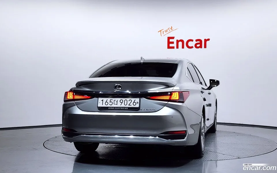 Lexus ES 300h 2024 — миниатюра 4