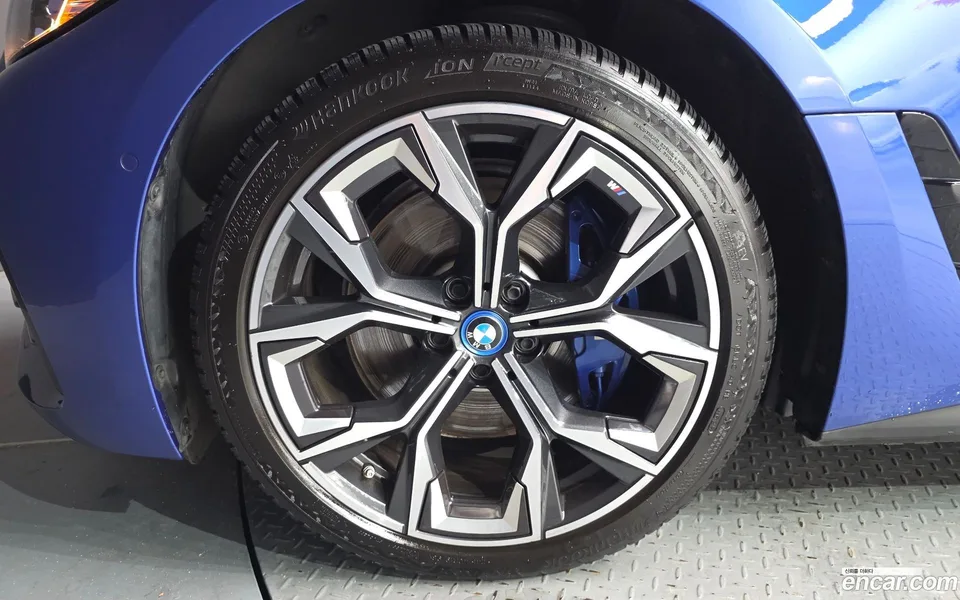 BMW i4 eDrive40 M 2022 — thumbnail 5