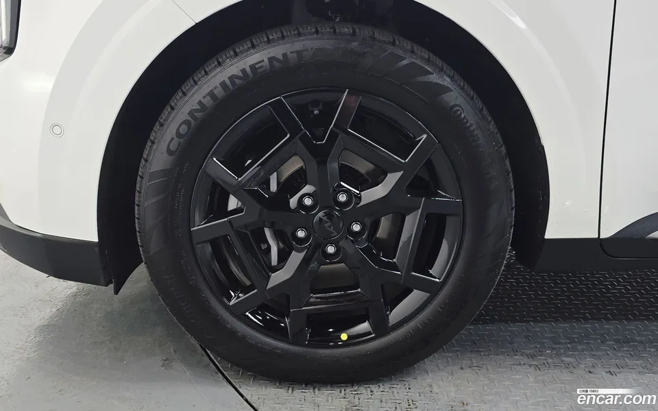 Kia Carnival 9 X Line 2025 — thumbnail 2