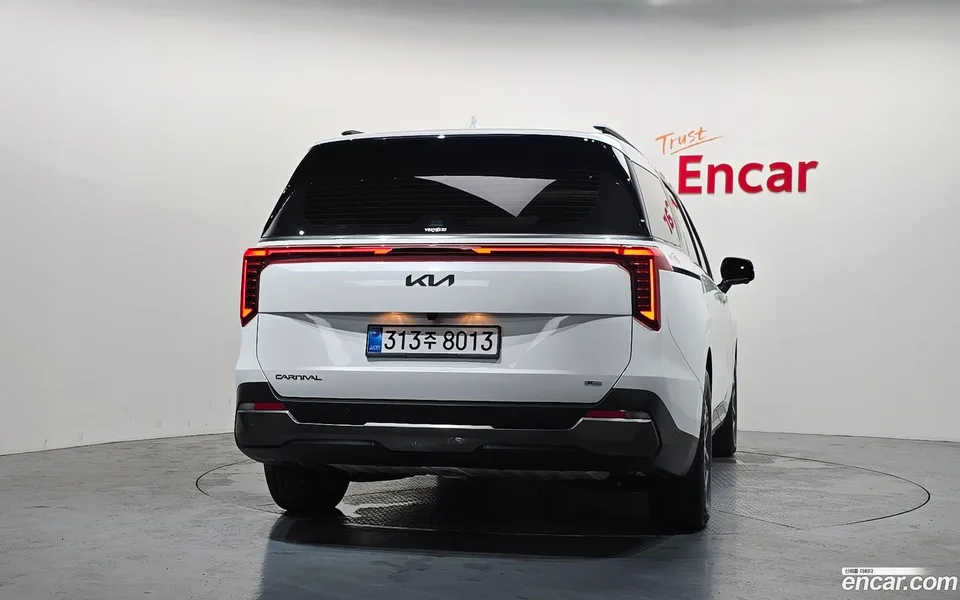 Kia Carnival 9 X Line 2025 — thumbnail 4
