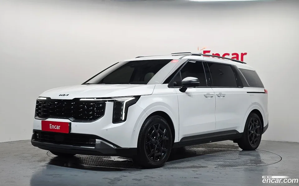 Kia Carnival 9 X Line 2025 — photo 1, buy with delivery to Moscow