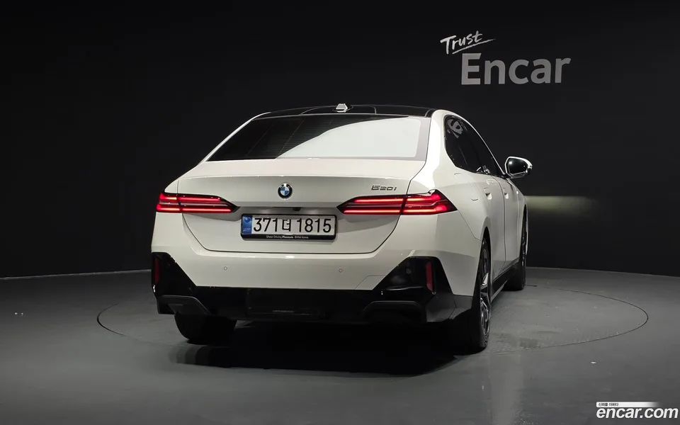 BMW 5 Series 520i M 2025 — thumbnail 4