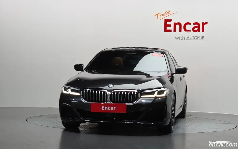 BMW 5 Series 520i M 2022 — thumbnail 3