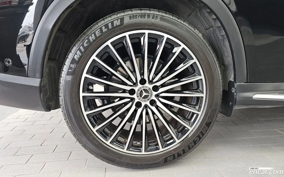 Mercedes-Benz GLC-Class GLC300 4MATIC AMG Line 2024 — thumbnail 5
