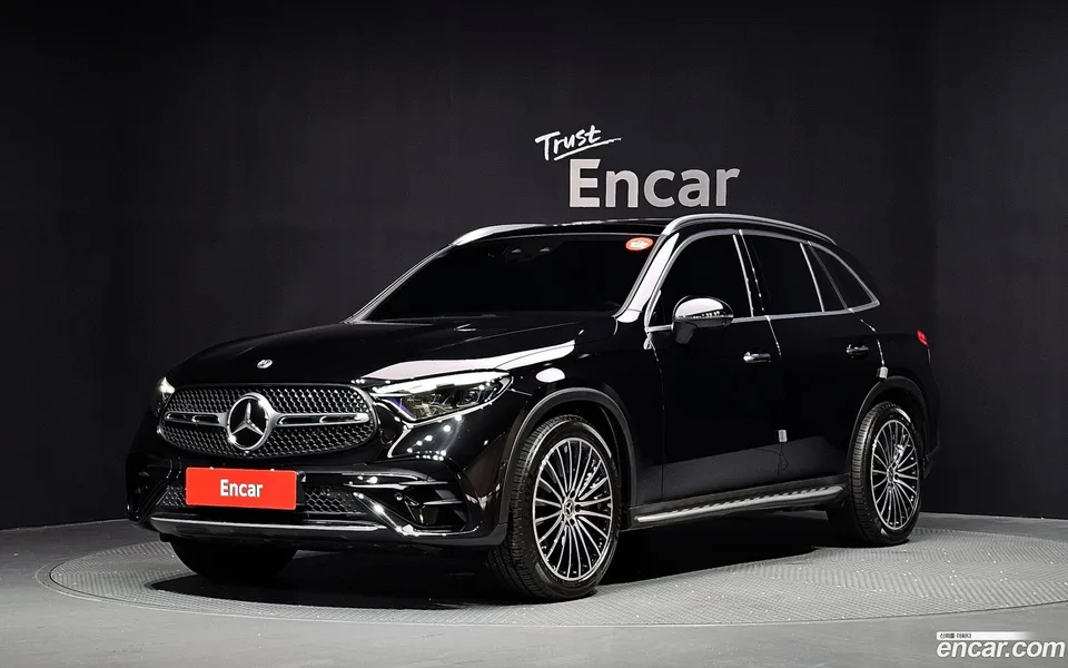 Mercedes-Benz GLC-Class GLC300 4MATIC AMG Line 2024 — фото 1, купить с доставкой в Москву