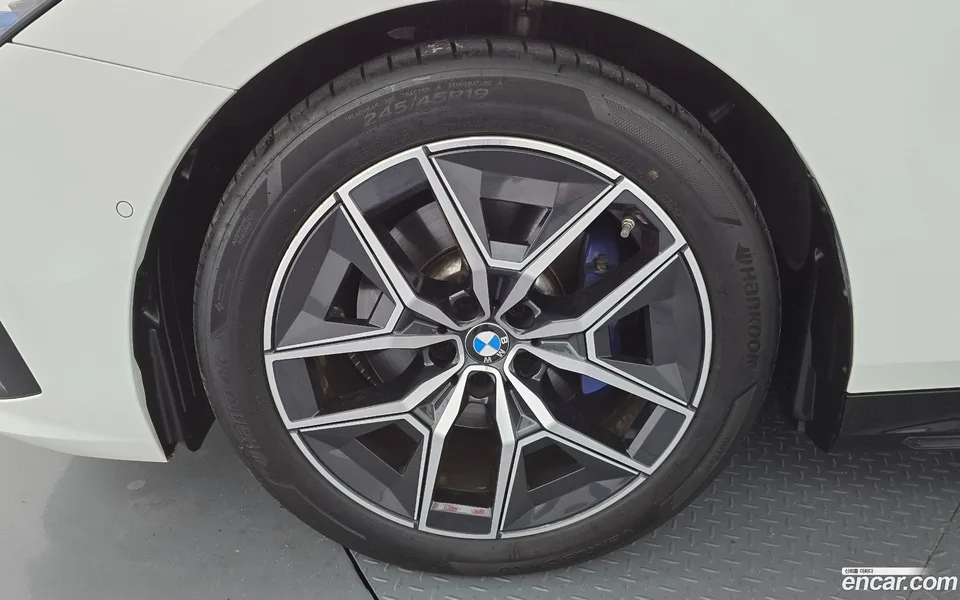 BMW 5 Series 520i M 2024 — thumbnail 5