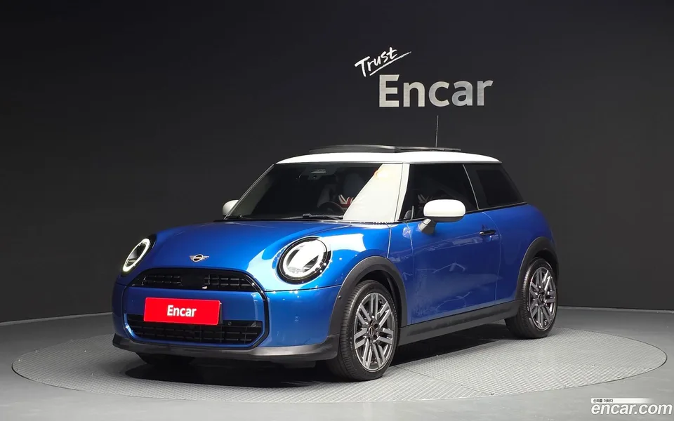MINI Cooper C 2025 — photo 1, buy with delivery to Moscow