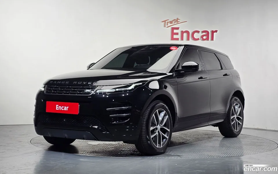 Land Rover Range Rover Evoque P250 SE 2025 — photo 1, buy with delivery to Moscow