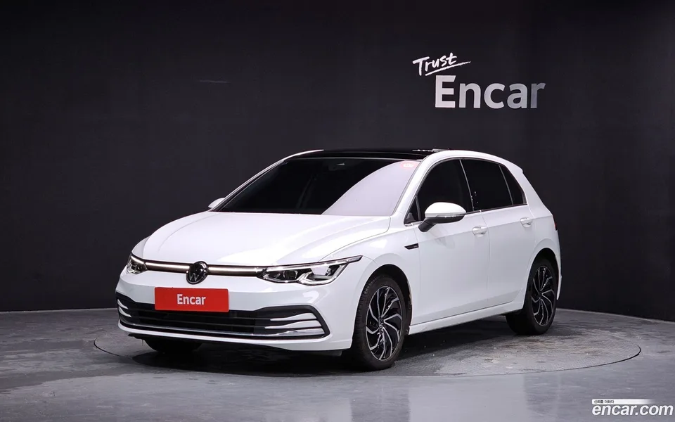 Volkswagen Golf 2.0 TDI 2023 — фото 1, купить с доставкой в Москву