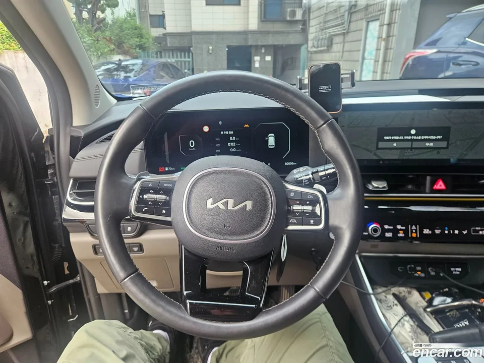 Kia Carnival HEV 9 2024 — thumbnail 2