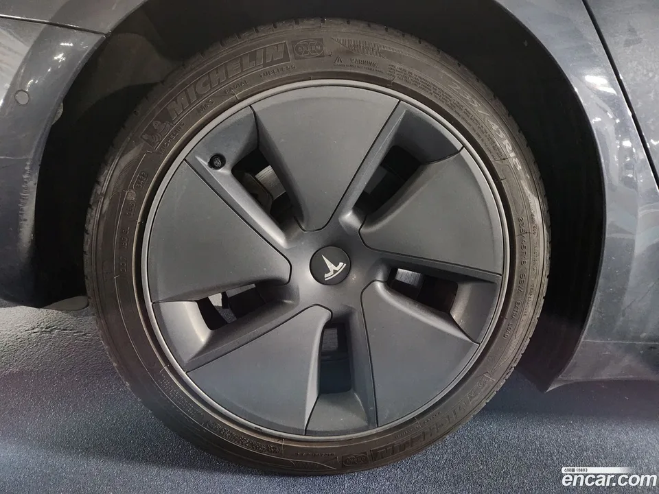 Tesla Model 3 AWD 2022 — thumbnail 5