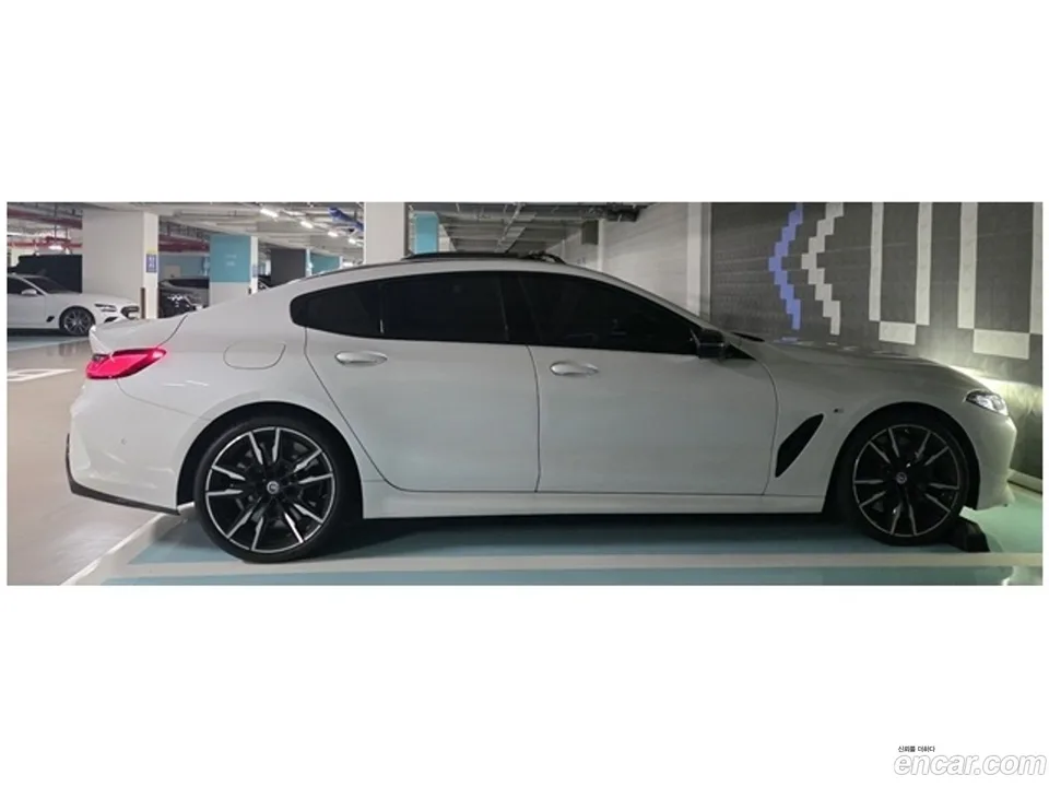 BMW 8 Series M850i xDrive 2025 — thumbnail 3