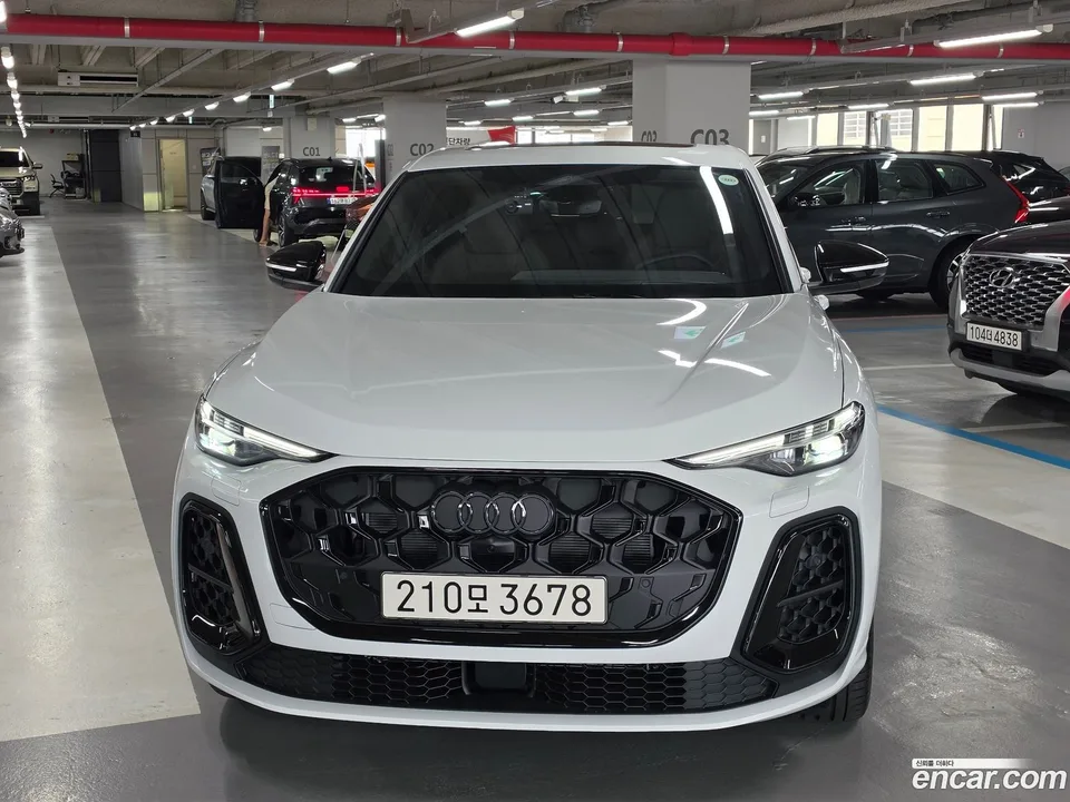 Audi Q5 (80A) 40 TFSI S Line 2025 — photo 1, buy with delivery to Moscow
