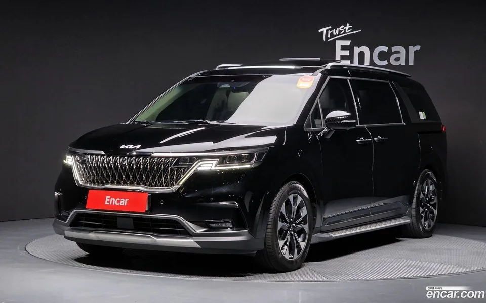 Kia Carnival 7 2022 — фото 1, купить с доставкой в Москву