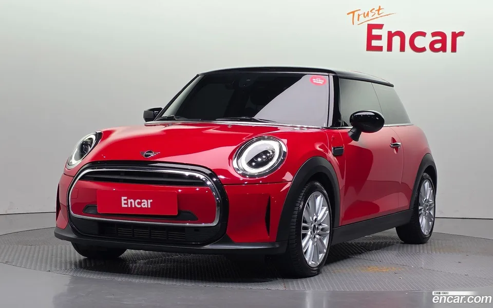 MINI Cooper 2023 — photo 1, buy with delivery to Moscow