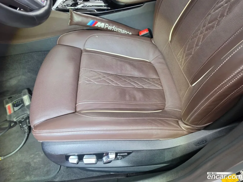 BMW 5 Series 530e M 2022 — thumbnail 2