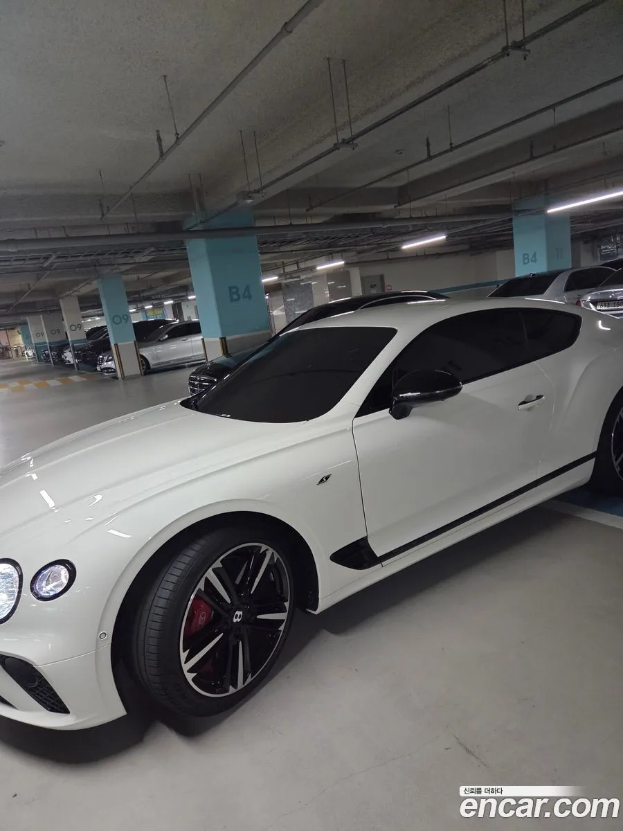 Bentley Continental GT 4.0 GT 2023 — photo 1, buy with delivery to Moscow