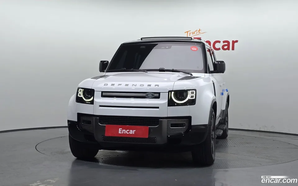 Land Rover Defender 110 D300 X- HSE 2024 — thumbnail 3