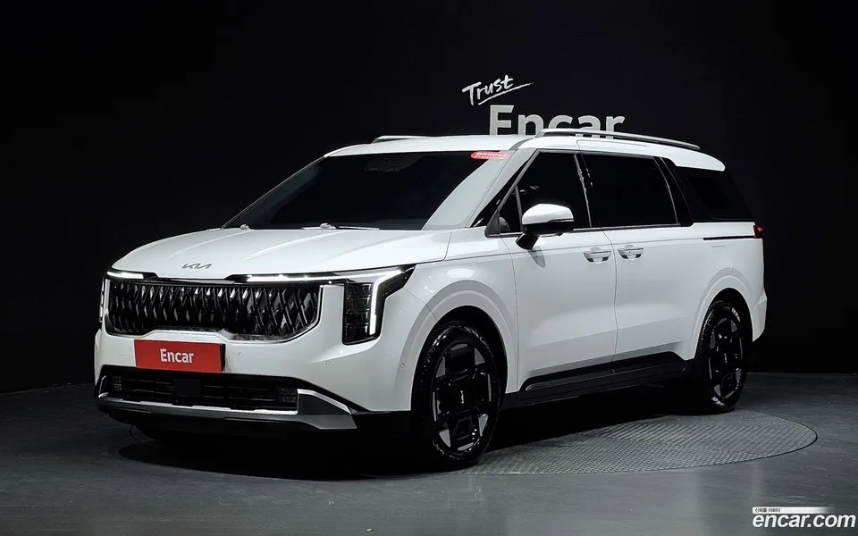 Kia Carnival HEV 9 2025 — photo 1, buy with delivery to Moscow