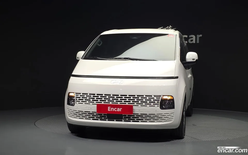 Hyundai Staria L3.5 5 2025 — thumbnail 3
