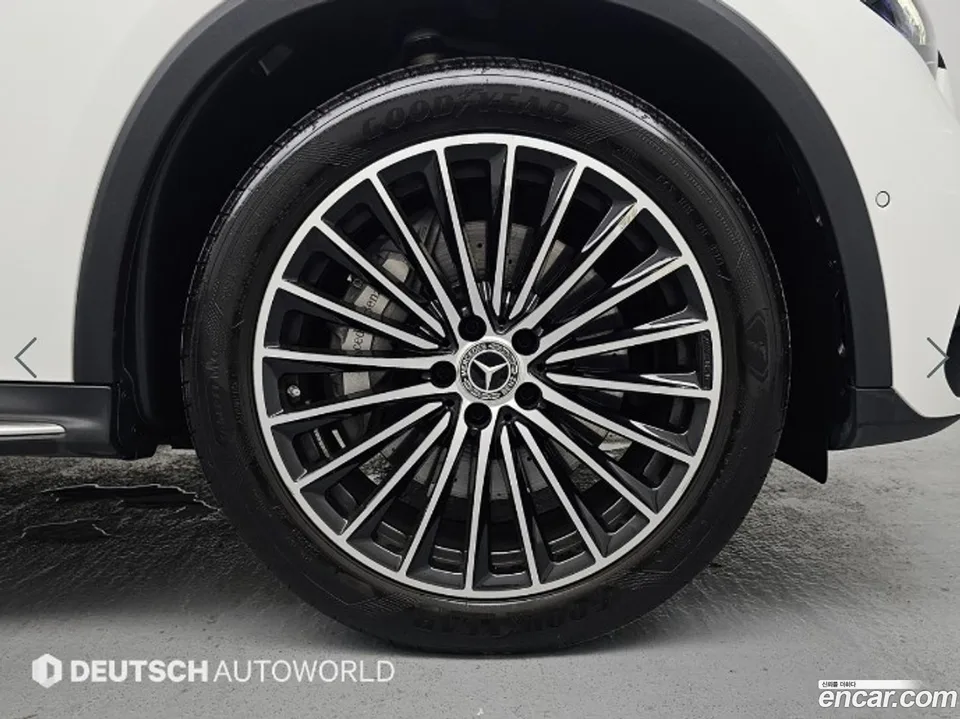 Mercedes-Benz GLC-Class GLC300 4MATIC AMG Line 2024 — thumbnail 2