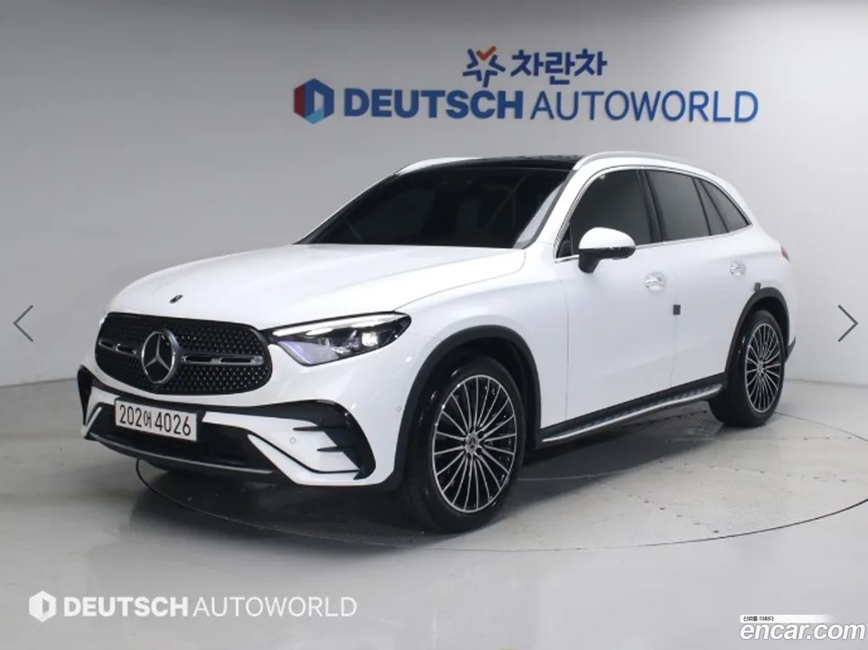 Mercedes-Benz GLC-Class GLC300 4MATIC AMG Line 2024 — photo 1, buy with delivery to Moscow