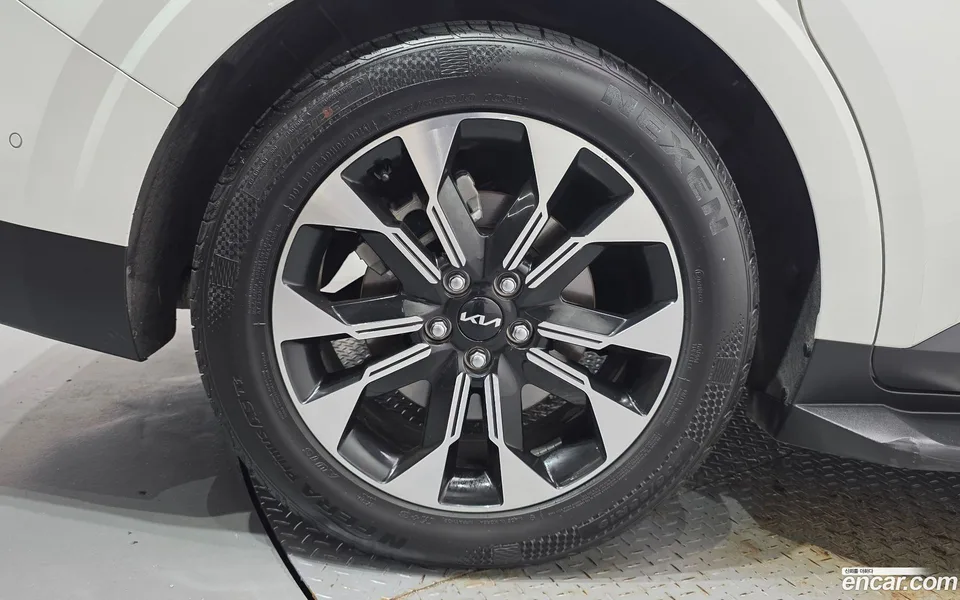 Kia Carnival 9 2022 — thumbnail 2