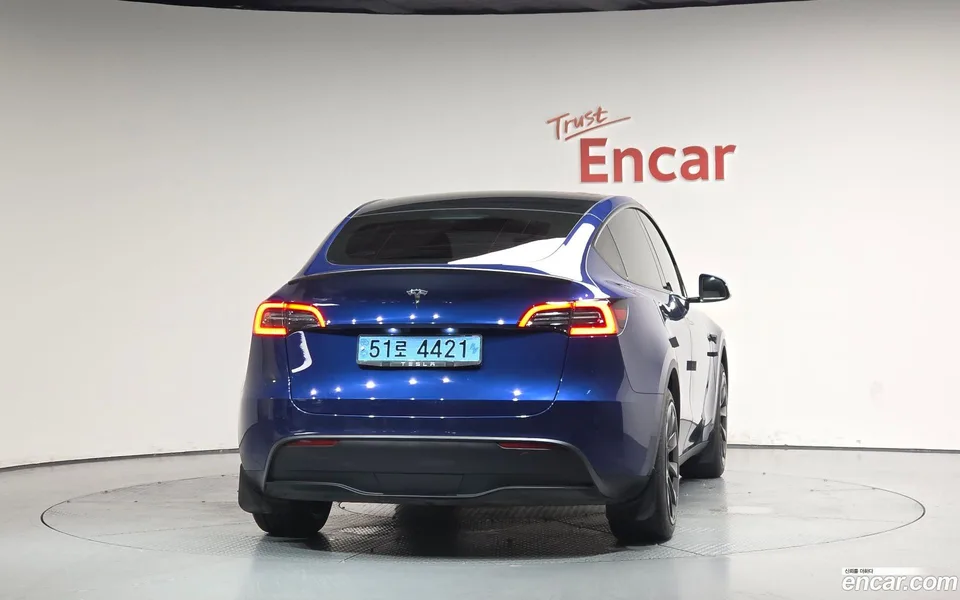 Tesla Model Y RWD 2023 — thumbnail 4