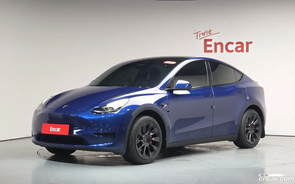 Tesla Model Y RWD 2023 — photo 1, buy with delivery to Moscow