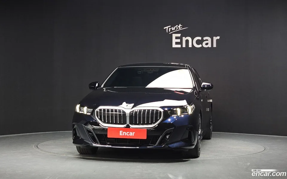 BMW 5 Series 523d M 2025 — миниатюра 3