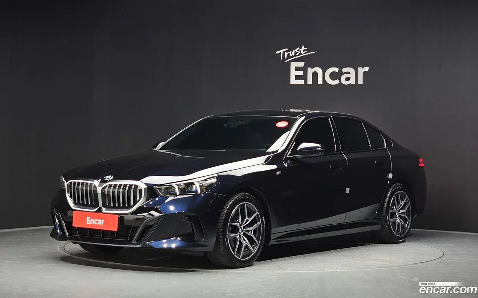BMW 5 Series 523d M 2025 — фото 1, купить с доставкой в Москву