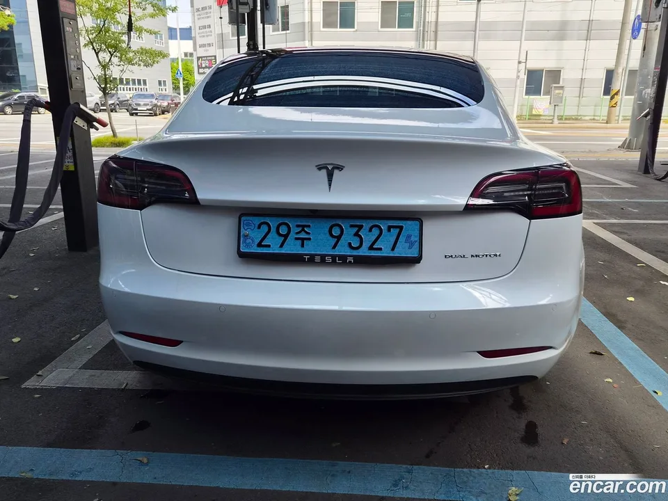 Tesla Model 3 AWD 2022 — thumbnail 4